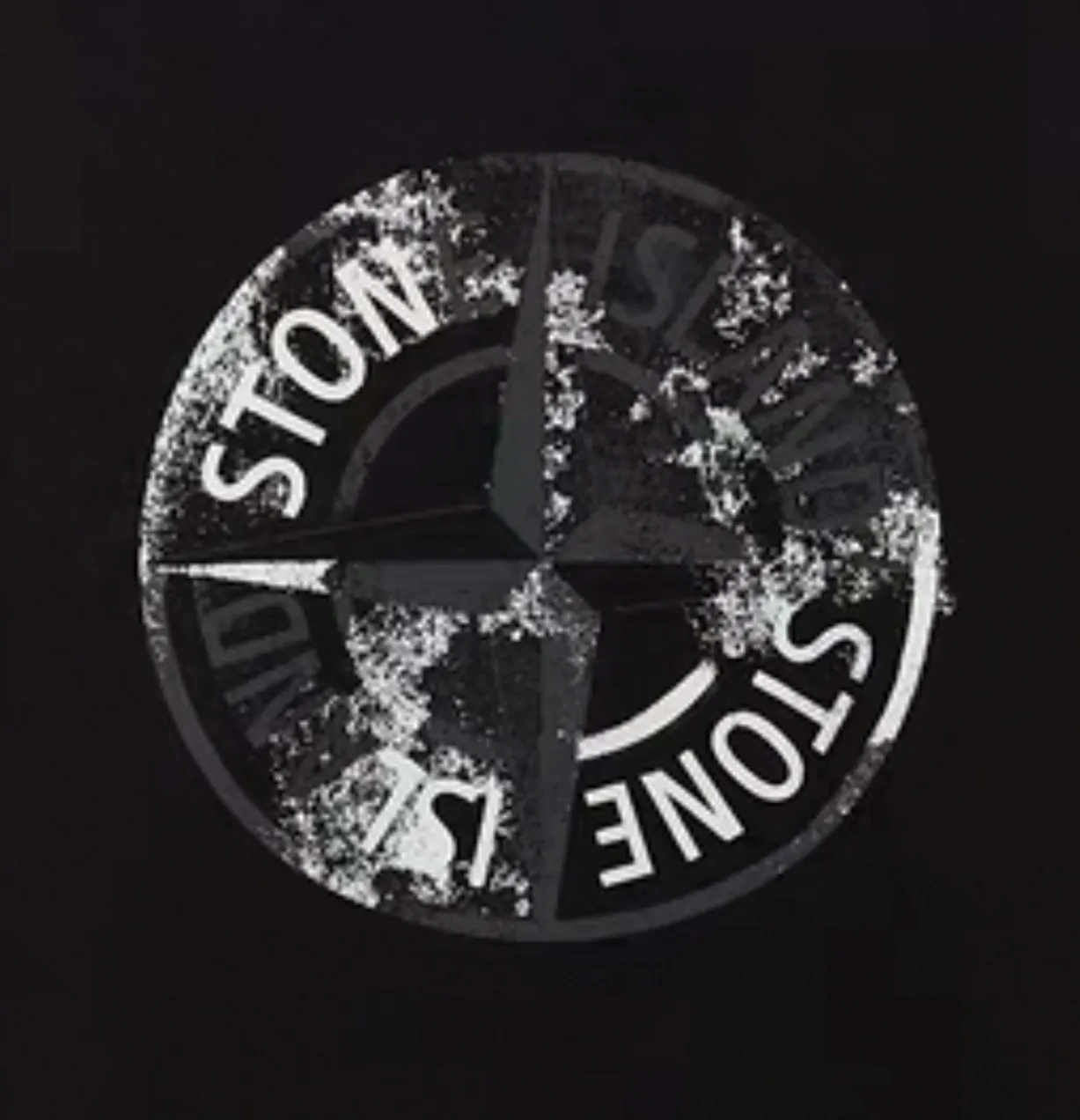 W685#P110💰 2025🆕 Stone lsland/Stone Island personalized compass printed short-sleeved T-shirt ⚠️[Original creation with high control of details] -Made of 260g combed cotton double yarn, soft and comfortable to the touch, sweat-absorbent and breathable. -Simple basic and versatile style, original single quality, the first choice for couples. -Made in a large factory, four needles and five threads on the shoulder, neat alignment, high quality workmanship. -Same style for men and women. Very versatile, one piece for everyone, details are clearly visible. Color: Black White Size: M L